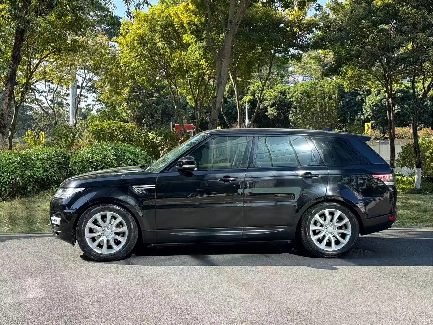 Land Rover Range Rover Sport 2017 3.0 SC V6 SE фото 5