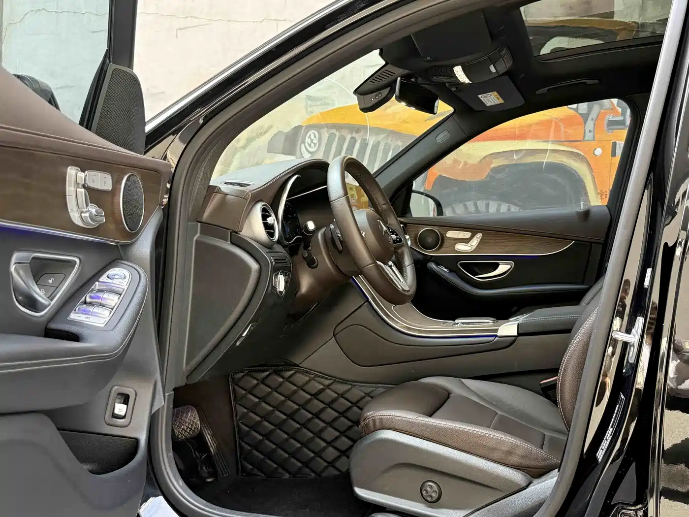 Mercedes-Benz GLC 2022 Facelift GLC 300 L 4MATIC Dynamic Collector's Edition фото 6