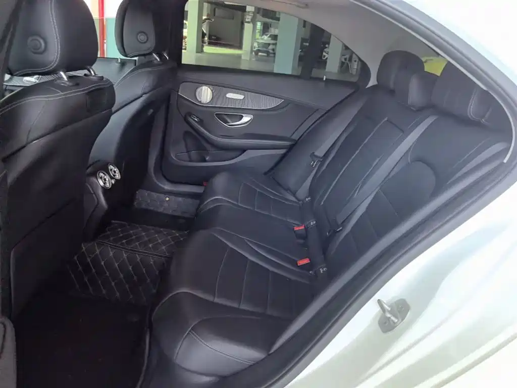 Mercedes-Benz C-Class 2015 Facelift C 200 L Sport фото 17