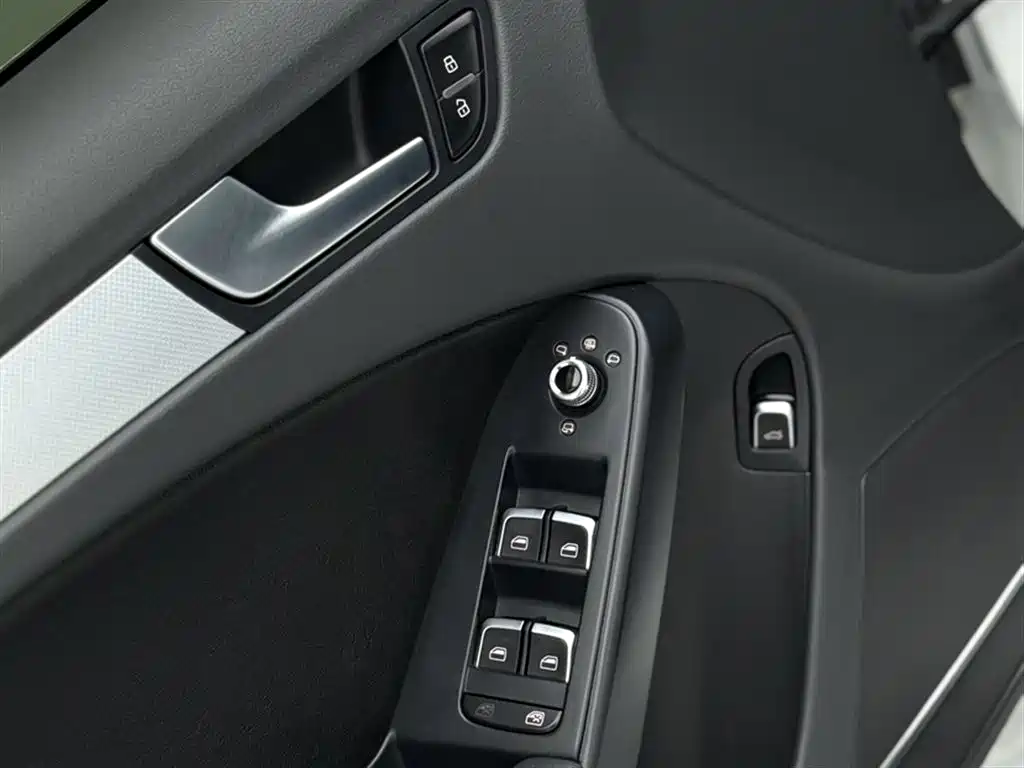 Audi A4L 2015 45 TFSI quattro Individual Sport фото 16