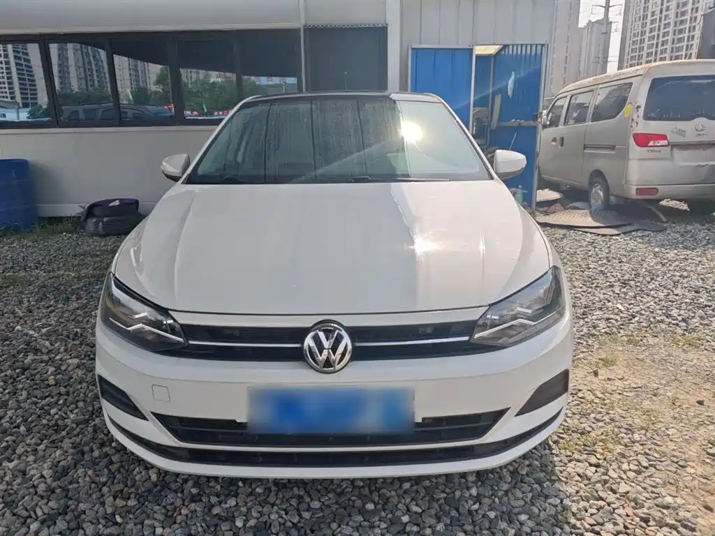 Volkswagen Polo 2019 Plus 1.5L Automatic Colorful Tech Edition фото 3