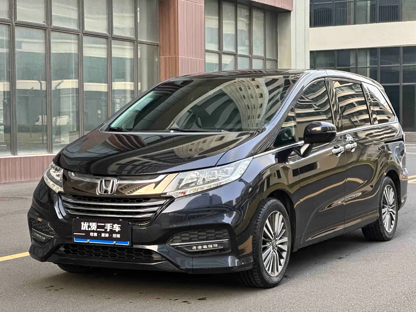 Фото 1 - Honda Odyssey