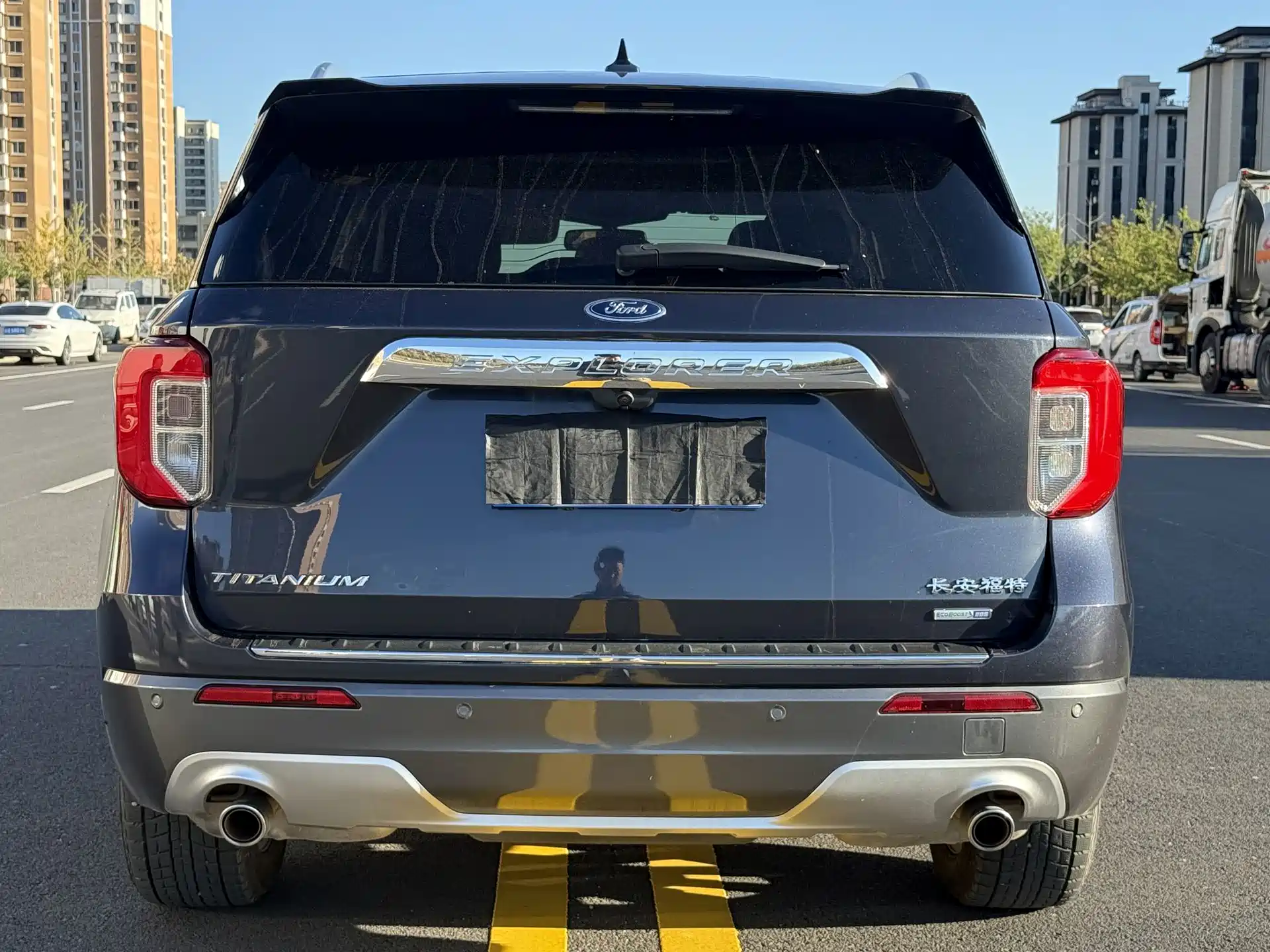 Фото 8 - Ford Explorer