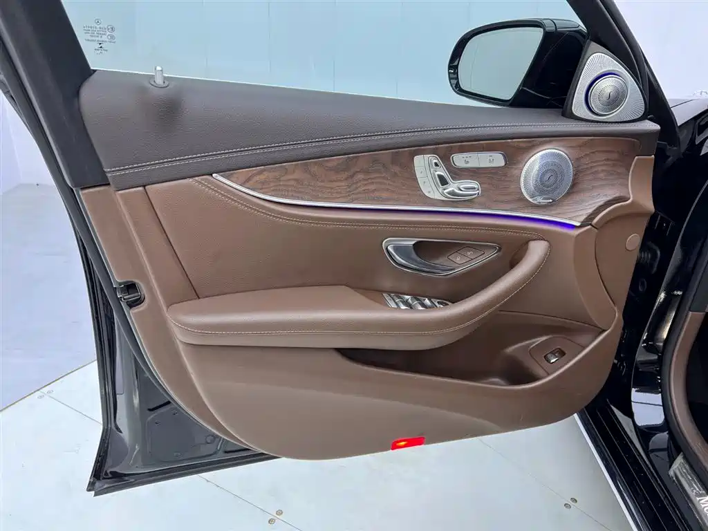 Mercedes-Benz E-Class 2020 E 300 L Luxury Model фото 16