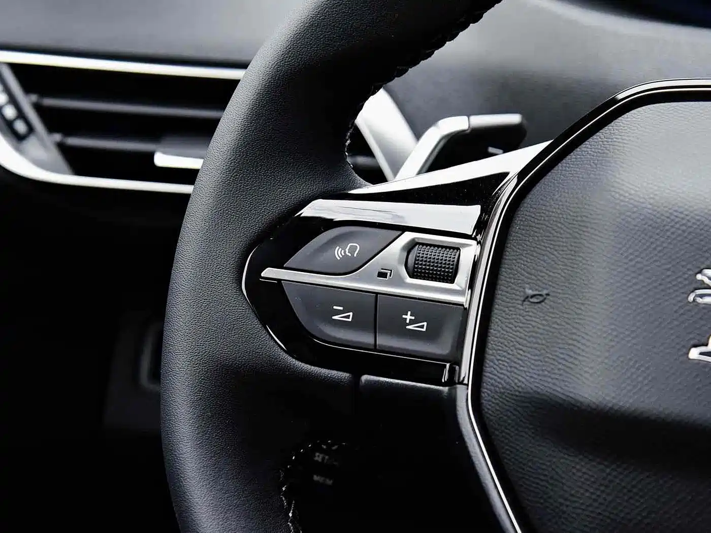 Peugeot 5008 2017 380THP 7-seat Luxury Edition фото 27
