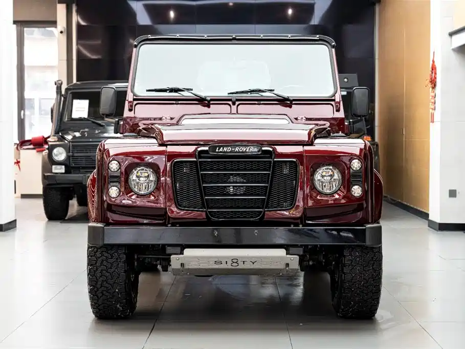 Land Rover Defender фото 3