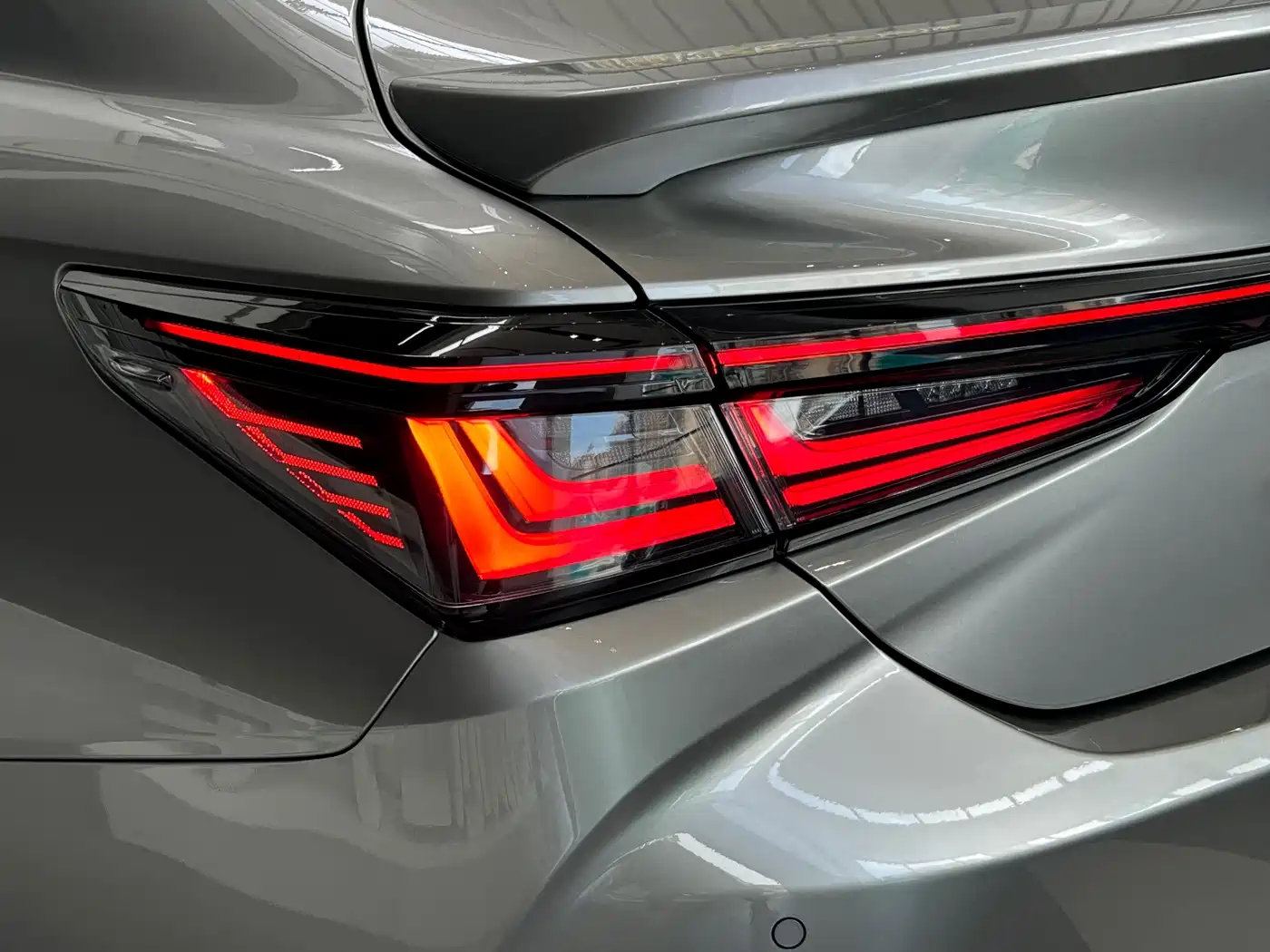 Lexus ES 2025 2025 300h Ultimate Edition