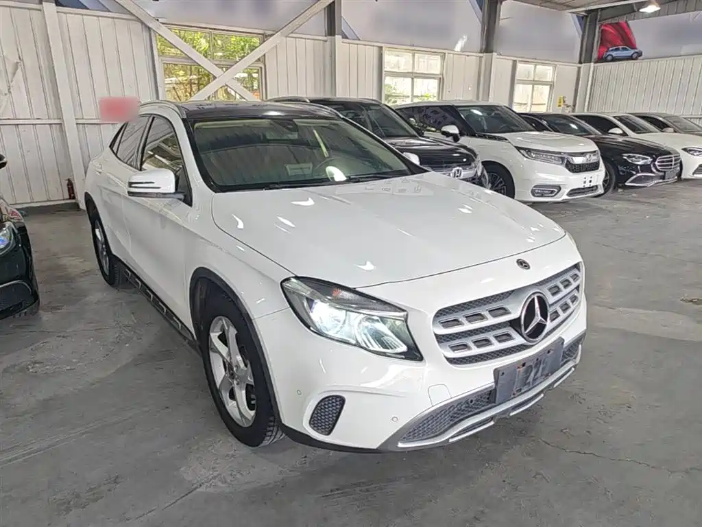 Mercedes-Benz GLA 2018 GLA 200 Dynamic фото 4