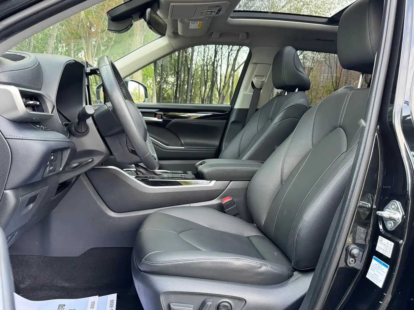 Toyota Highlander 2022 Model Dual Engine 2.5L 4WD Premium Edition 7-Seater фото 12