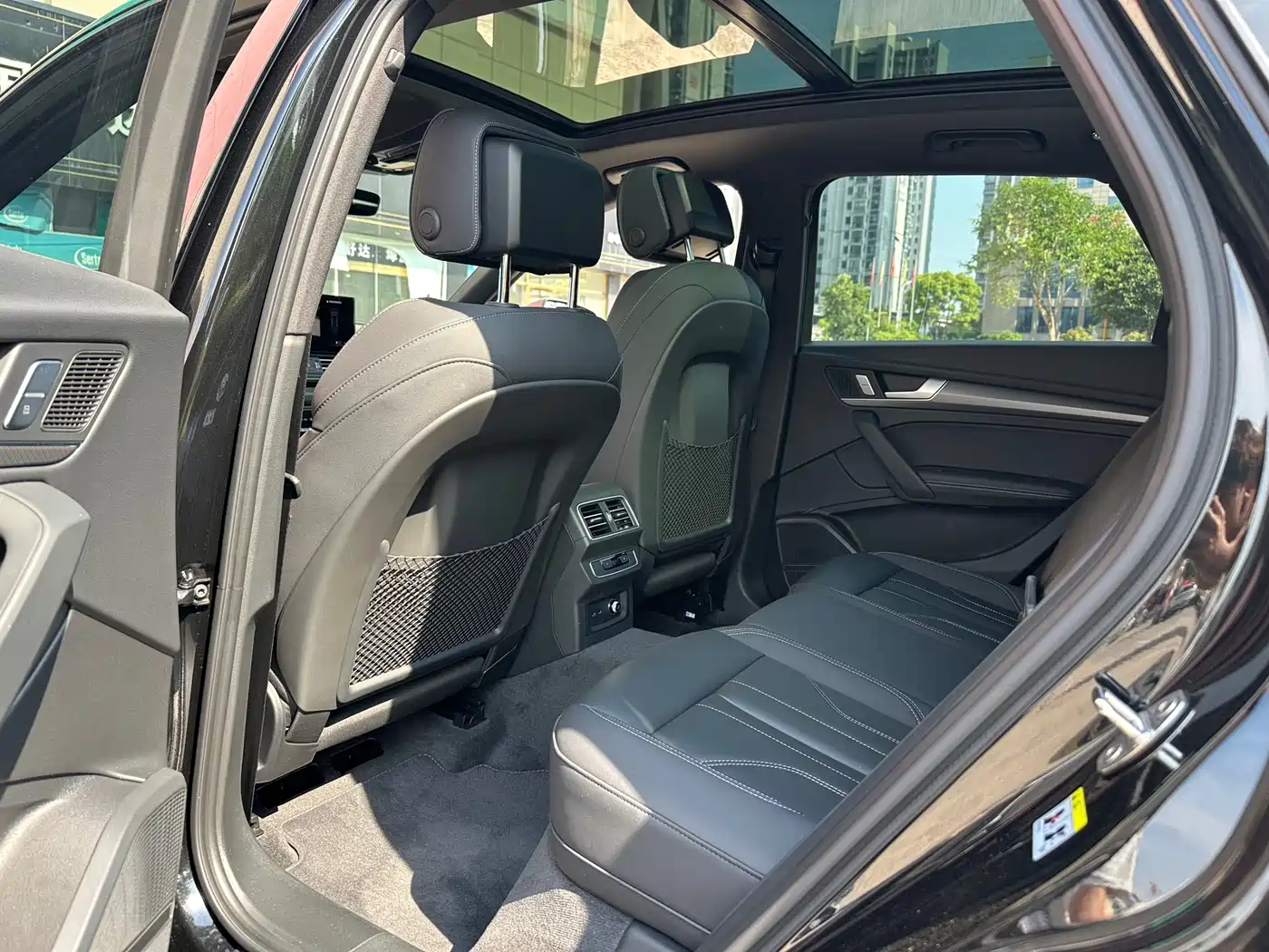 Audi Q5L 2023 45T Luxury Dynamic фото 6