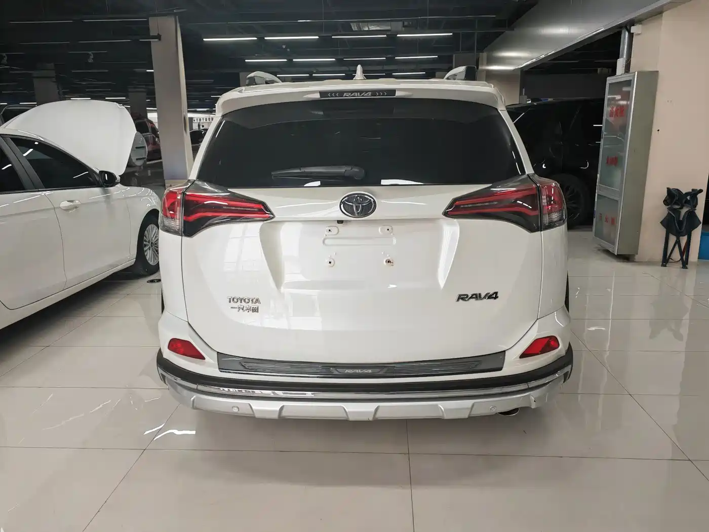 Toyota RAV4 Rongfang 2019 2.0L CVT 2WD Style X Limited Edition China VI фото 3