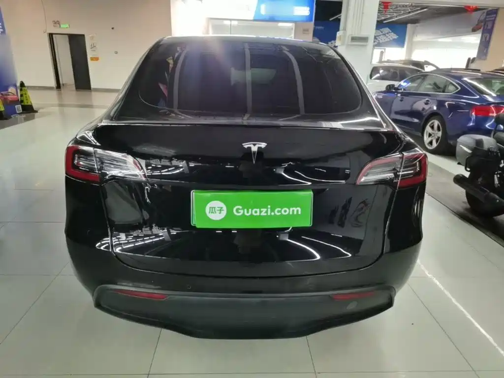 Фото 6 - Tesla Model Y