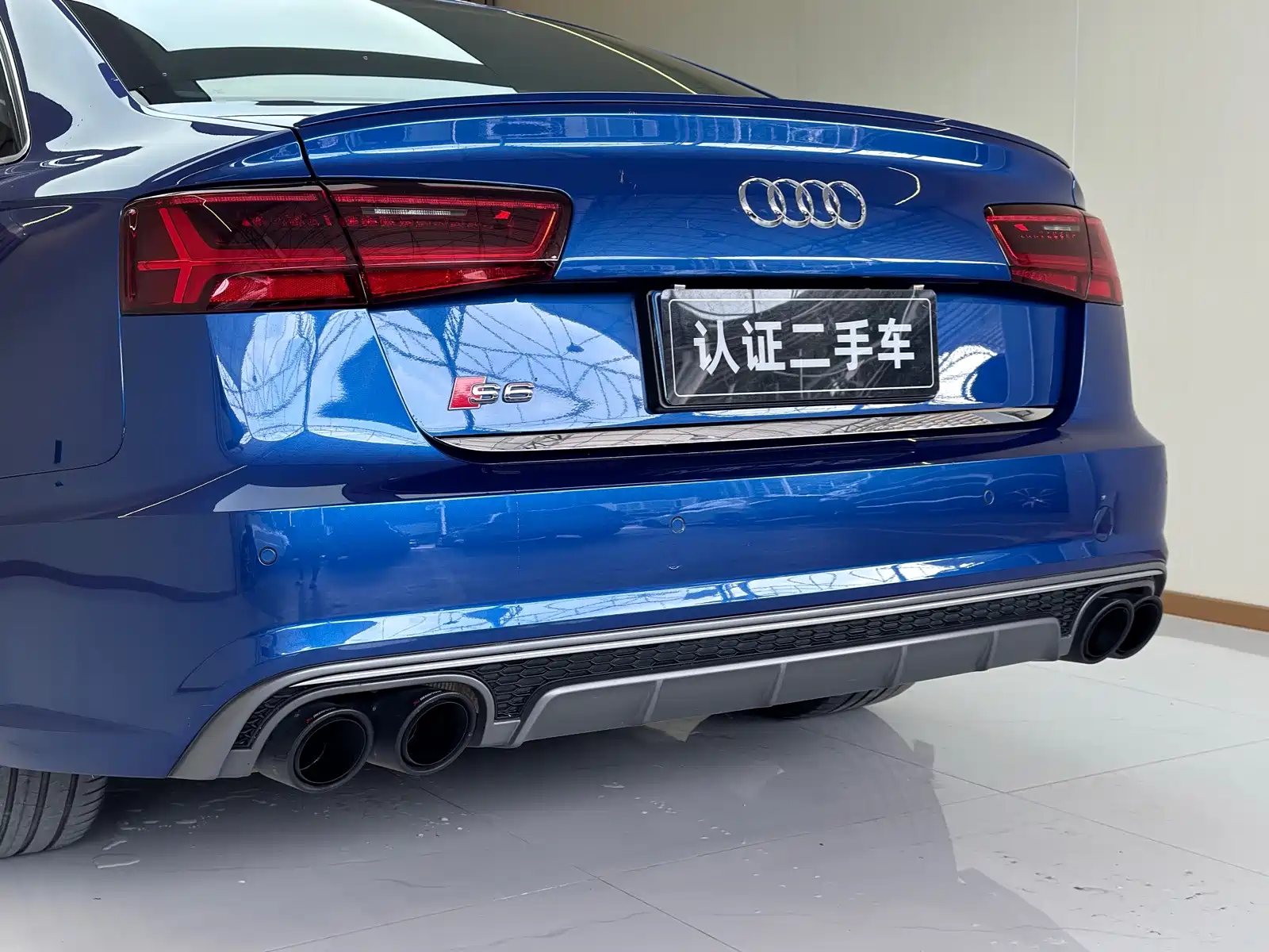 Фото 25 - Audi S6