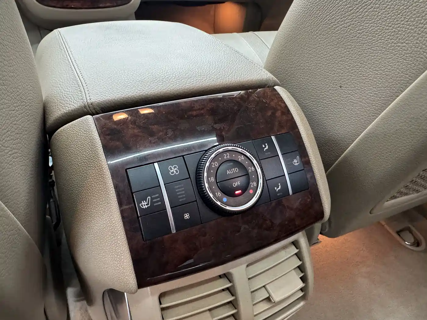 Mercedes-Benz R-Class 2011 R 350 L 4MATIC фото 19