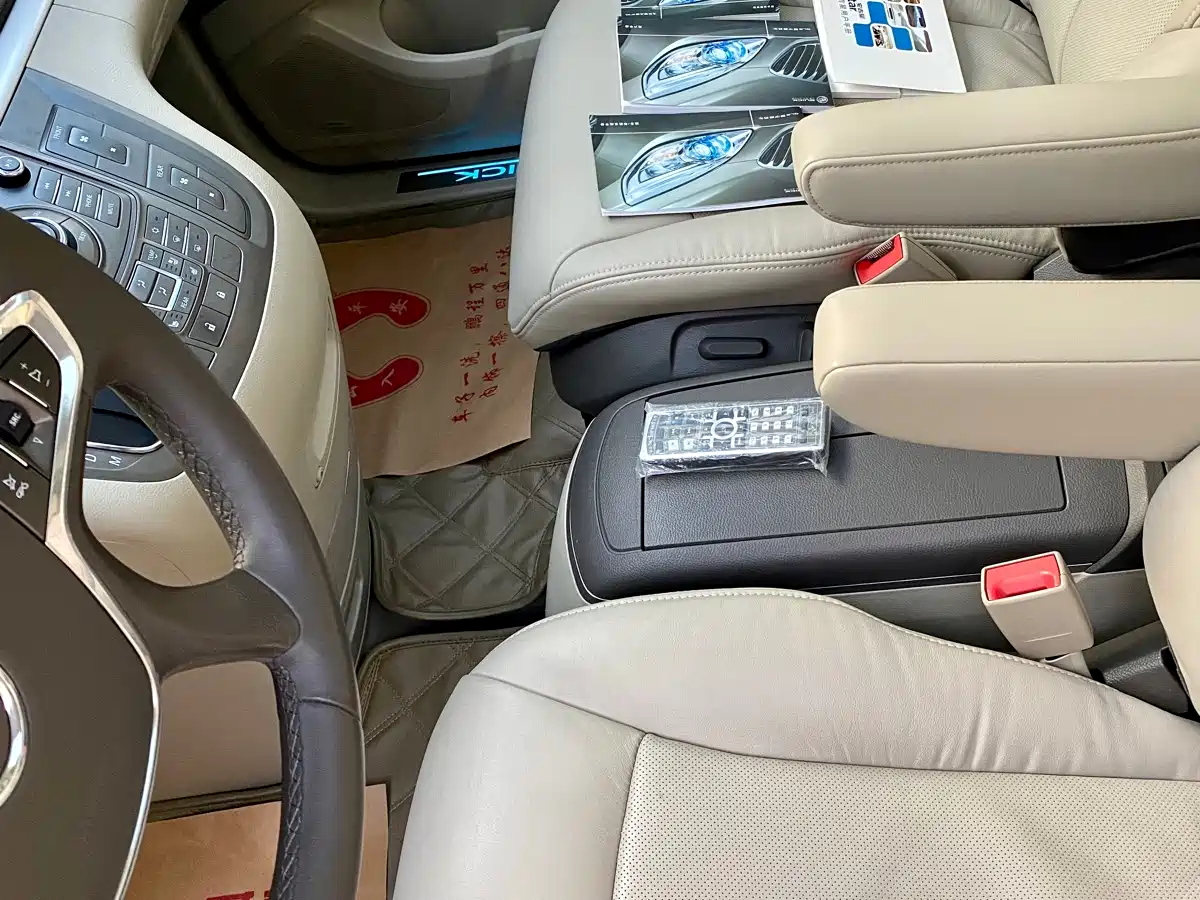 Buick GL8 2013 3.0L XT Luxury Business Flagship Edition фото 6