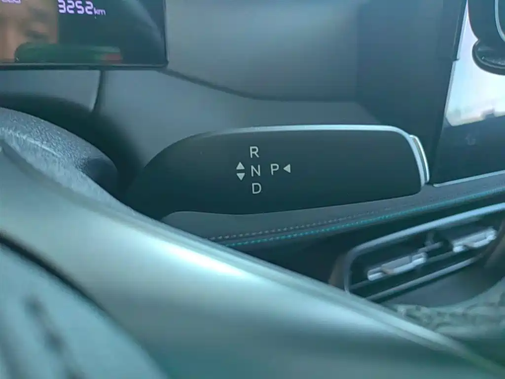 BYD Qin PLUS 2026 DM-i Smart Edition 128KM Progressive фото 14