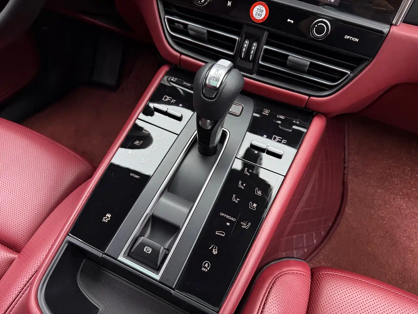 Porsche Macan 2023 Macan 2.0T фото 13
