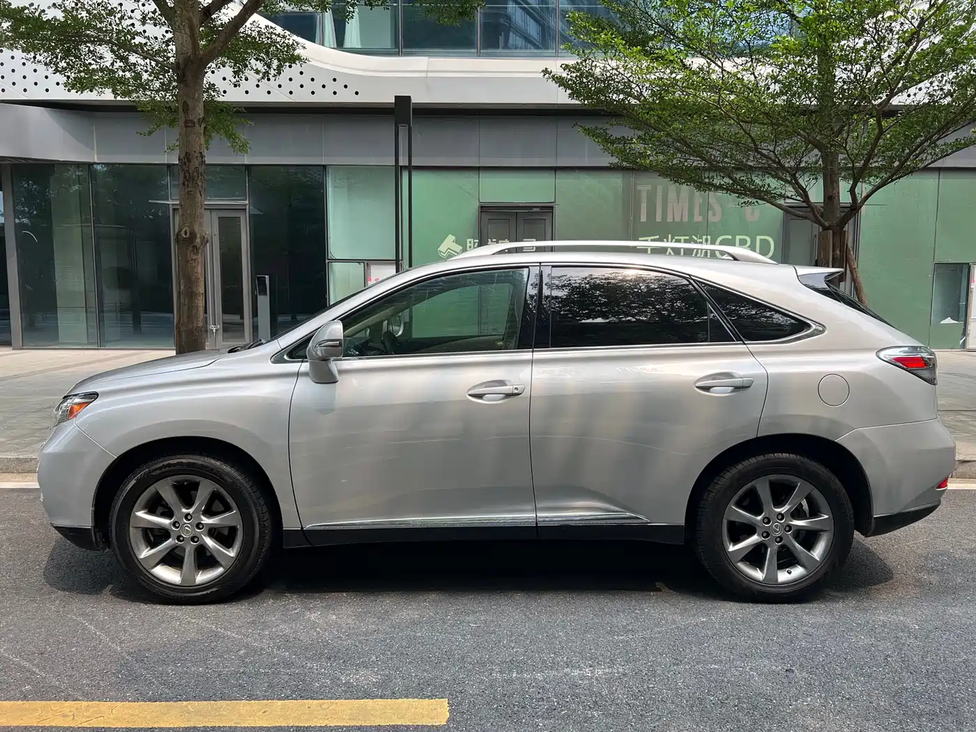 Lexus RX Classic 2009 Model 350 Luxury Edition фото 2