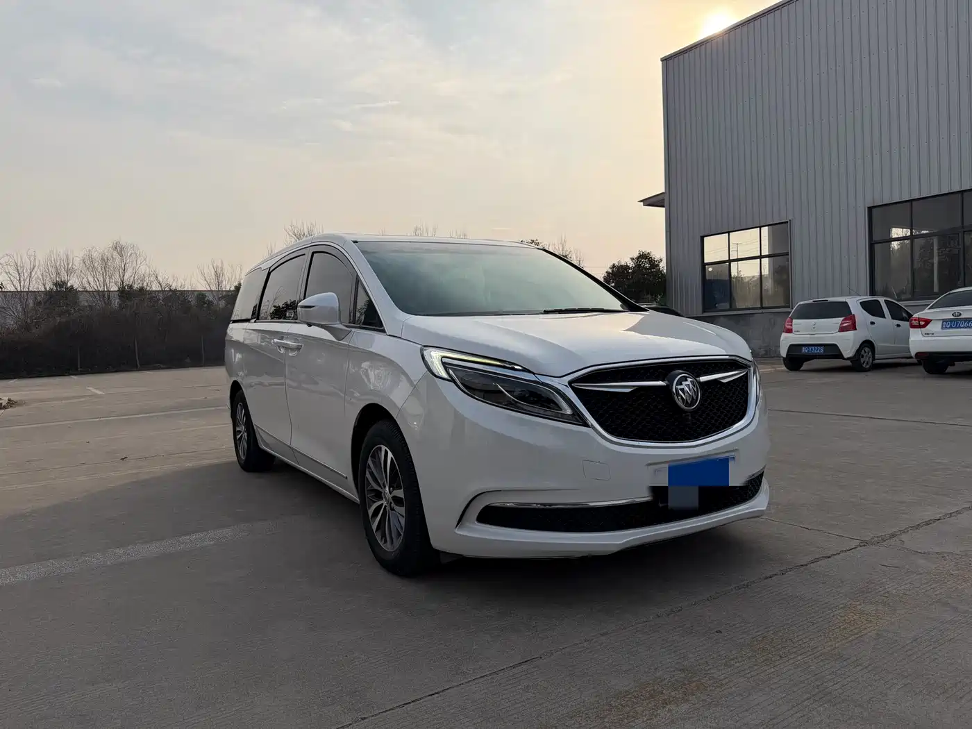 Buick GL8 2017 ES 28T Premium China V фото 3