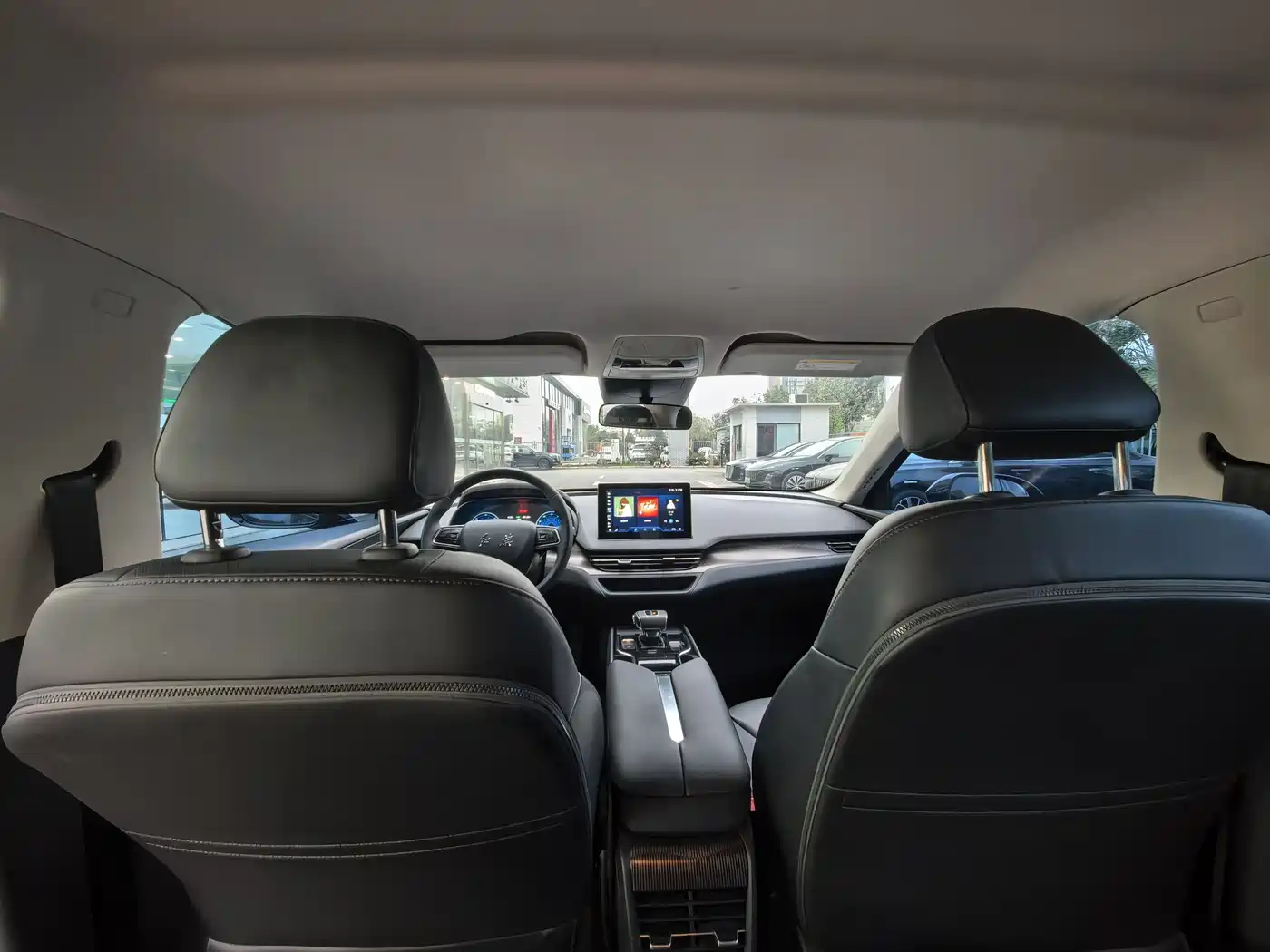 Hongqi E-QM5 2023 Facelift Basic Travel Edition фото 13