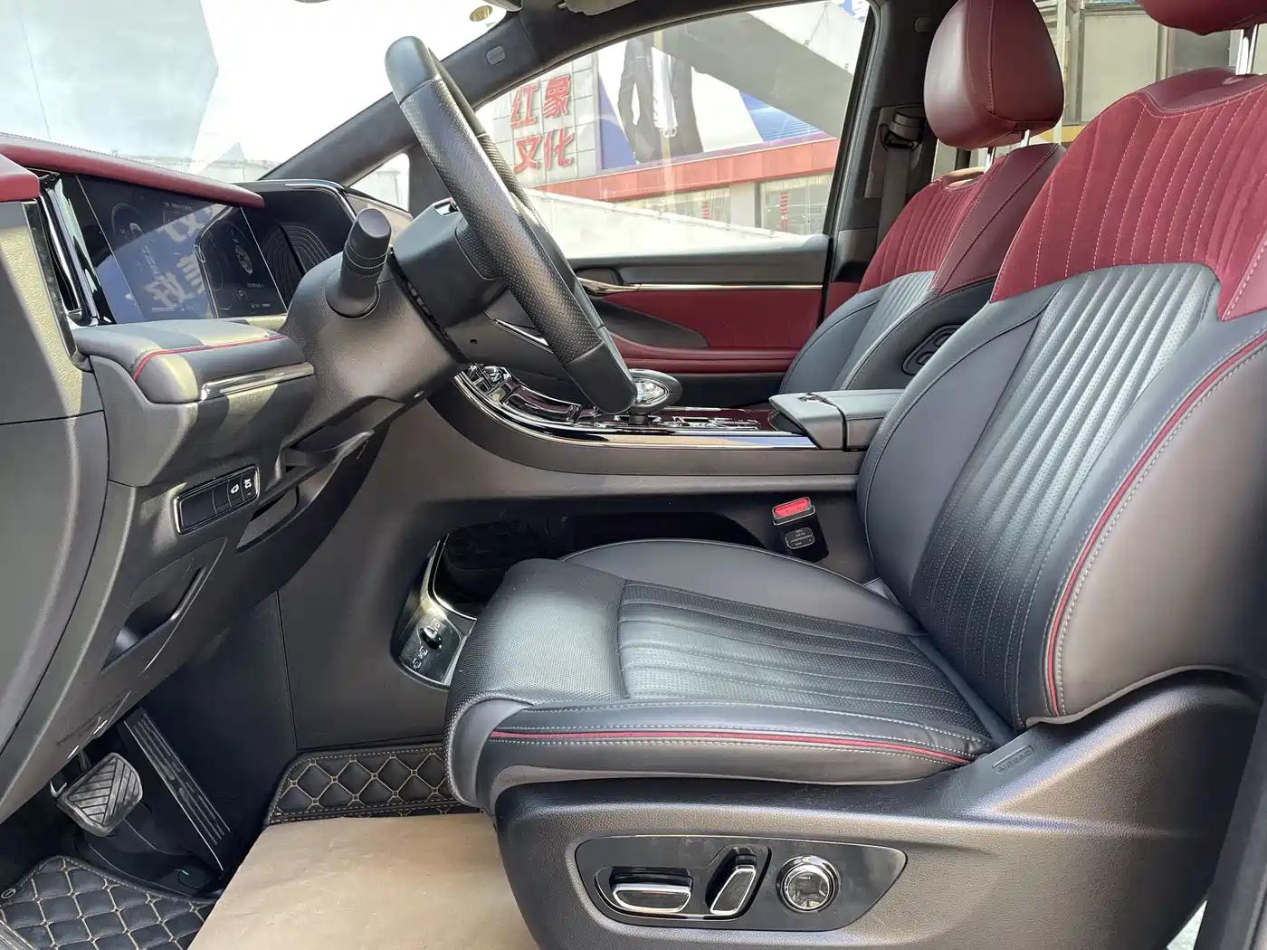 GAC Trumpchi Trumpchi M8 2023 Model Master Series Hybrid Ultimate Edition фото 4