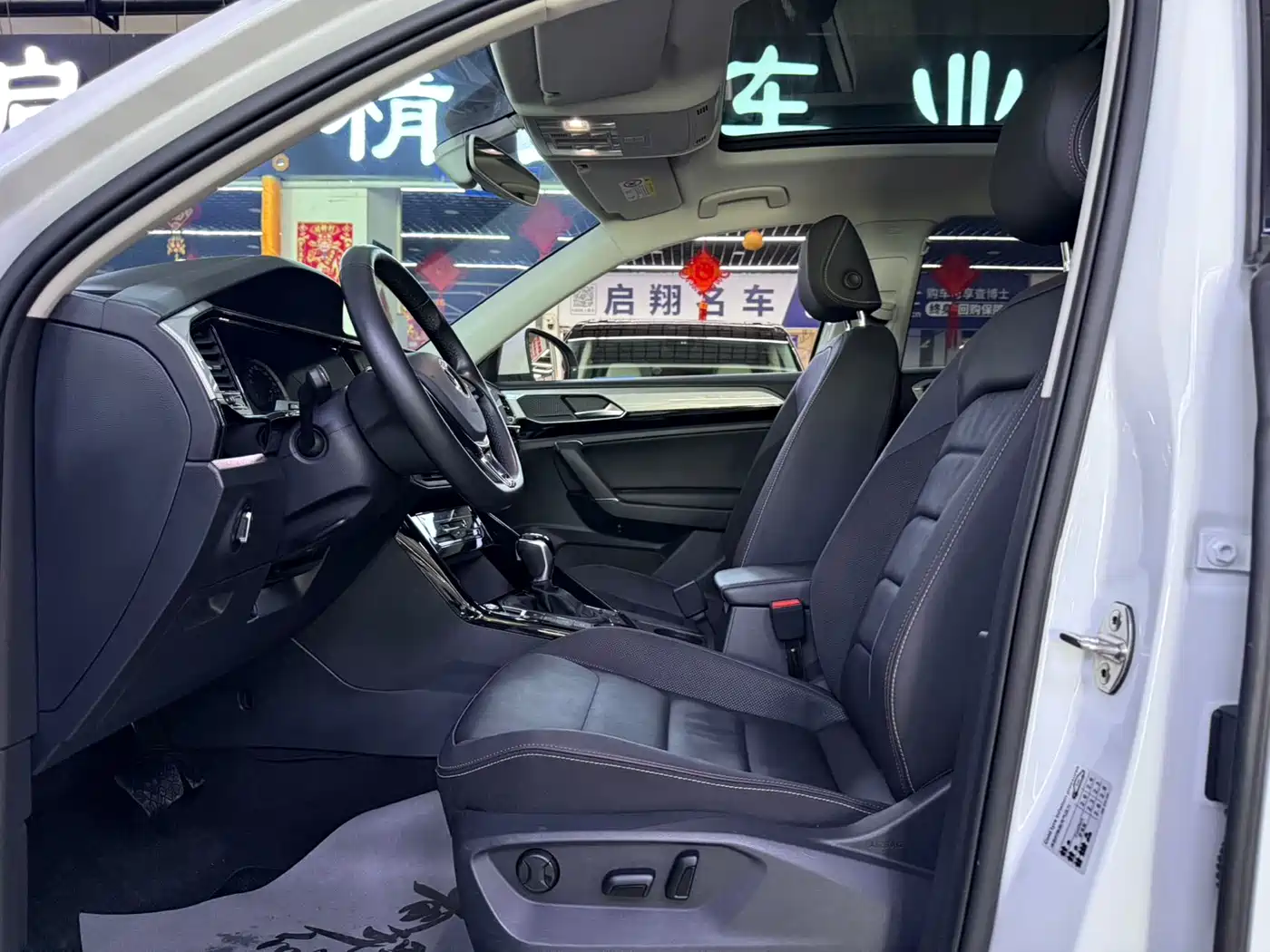 Volkswagen Tayron 2022 280TSI 2WD Luxury Smart Connect Edition фото 8