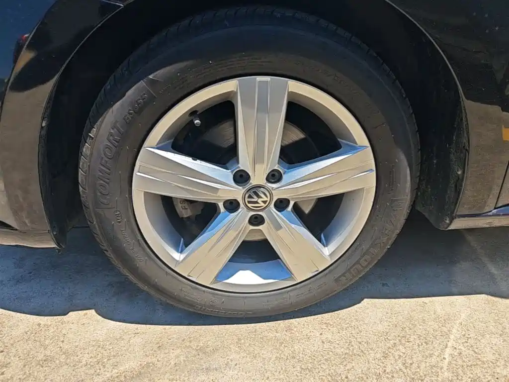 Volkswagen Lavida 2017 1.6L Automatic Trend Edition фото 23
