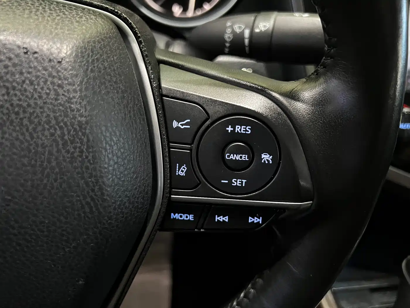 Toyota Camry 2018 2.5G Luxury Edition фото 16
