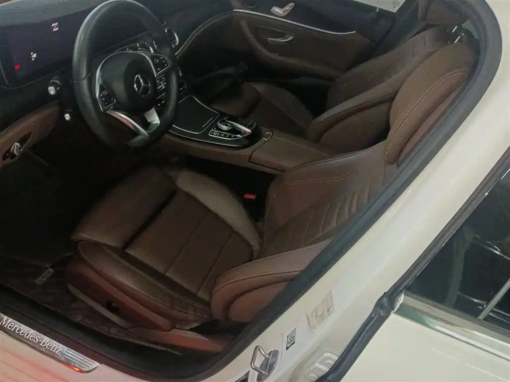 Mercedes-Benz E-Class 2016 E 200 L Sport Type фото 11