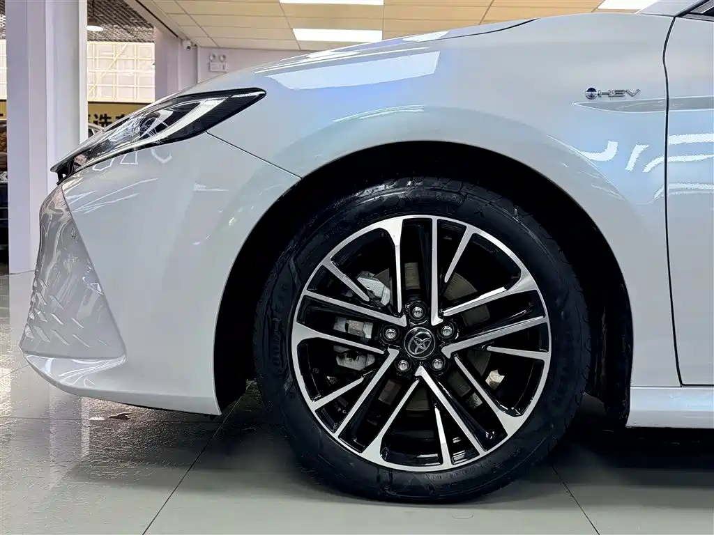 Toyota Camry 2024 Hybrid 2.0HG Premium Edition фото 22