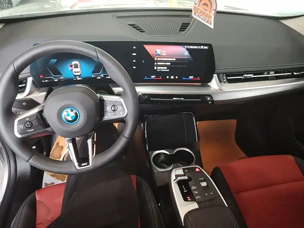 BMW iX1 2023 eDrive25L M Sport Package фото 10