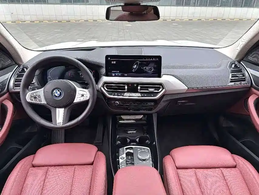 BMW iX3 2022 Innovation Leader фото 5