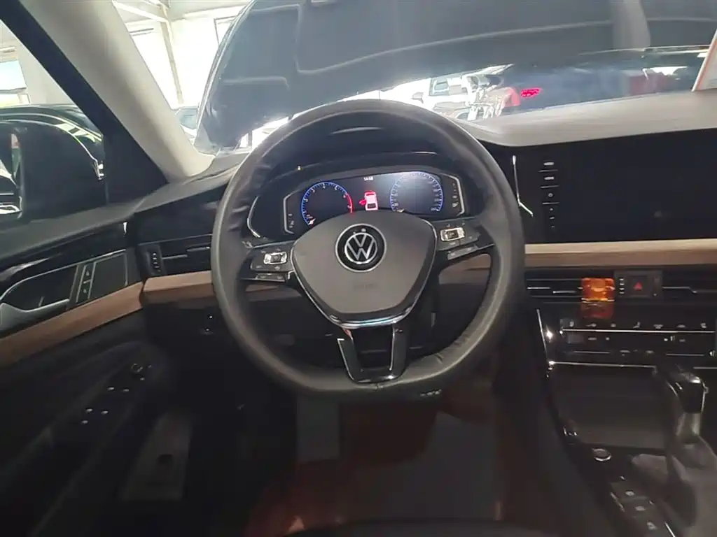 Volkswagen Passat 2020 Facelift 330TSI Luxury China VI фото 11