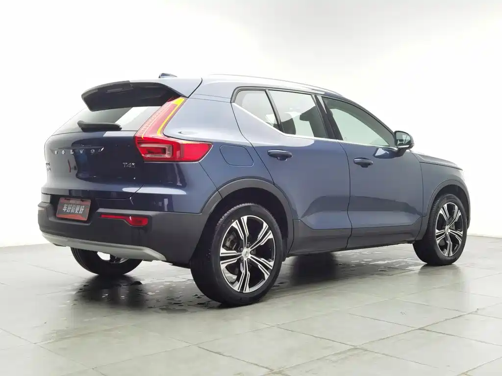 Volvo XC40 2020 2021 T4 AWD Smart Luxury Edition