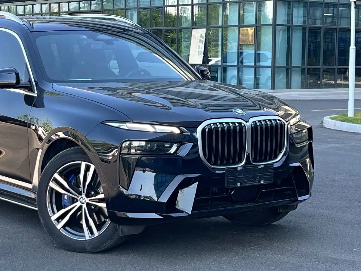 BMW X7 2023 xDrive40i Exclusive M Sport Package фото 9