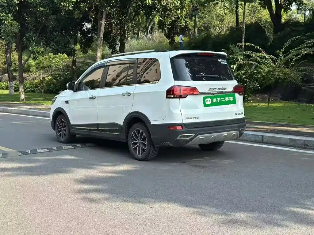 SWM Motor SWM X3 2020 2020 1.5L Manual Premium 7-seater