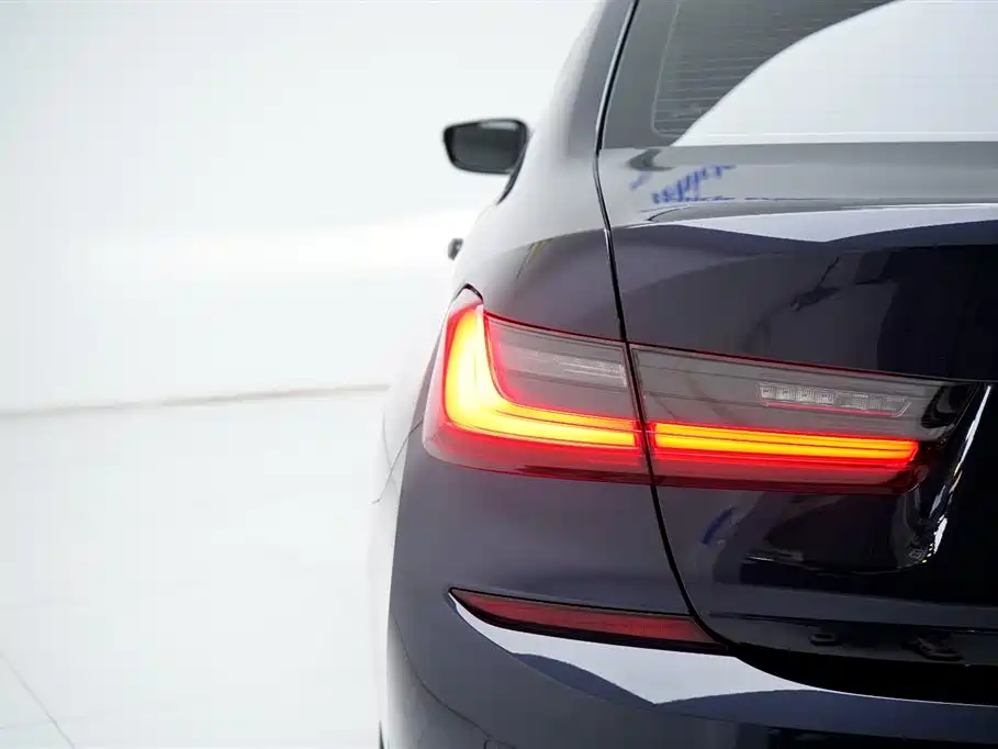 BMW 3 Series 2021 325Li M Sport Night Edition фото 10