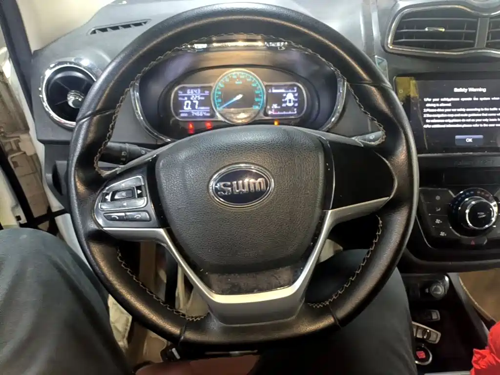 SWM Motor SWM X3 2020 2020 1.5L Manual Premium 7-seater