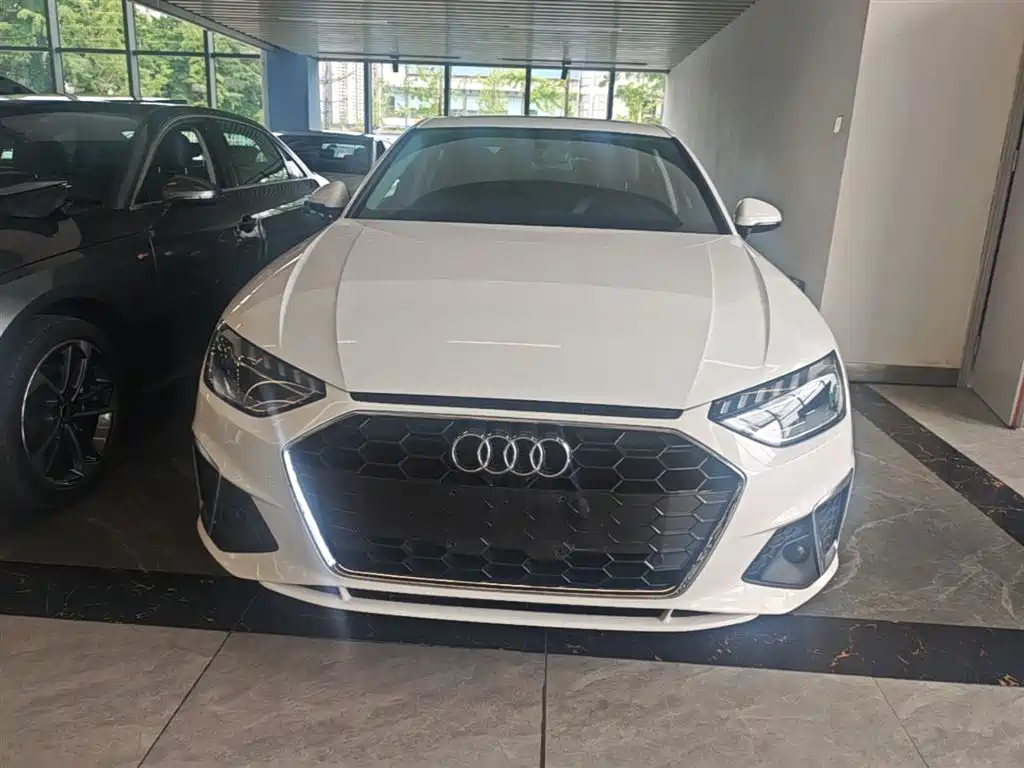 Audi A4L 2020 40 TFSI Fashion Dynamic Edition фото 3