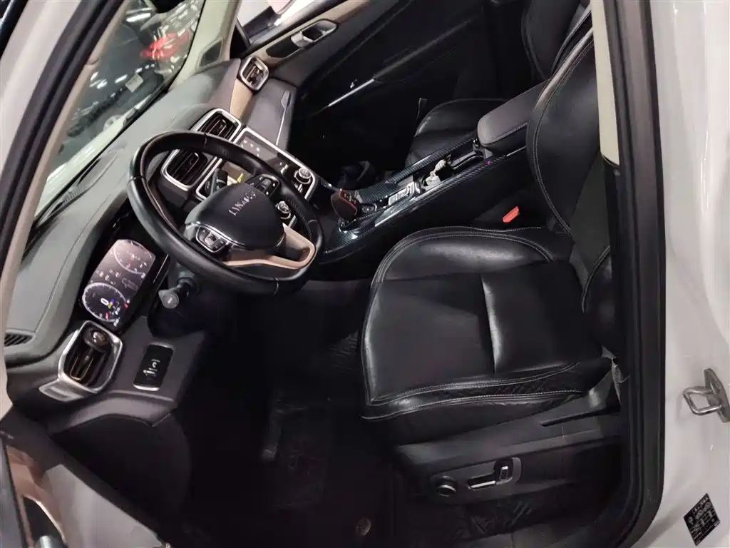 Lynk & Co 01 2017 2.0T 2WD Pro Version фото 11