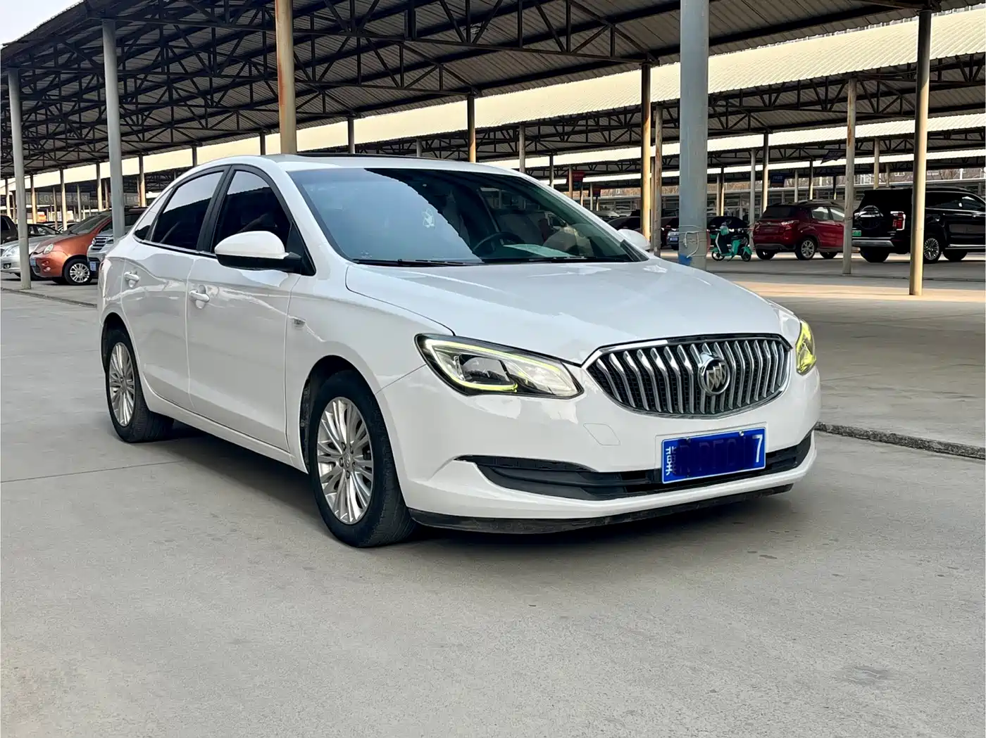 Buick Excelle 2016 Model 15N Automatic Luxury фото 3