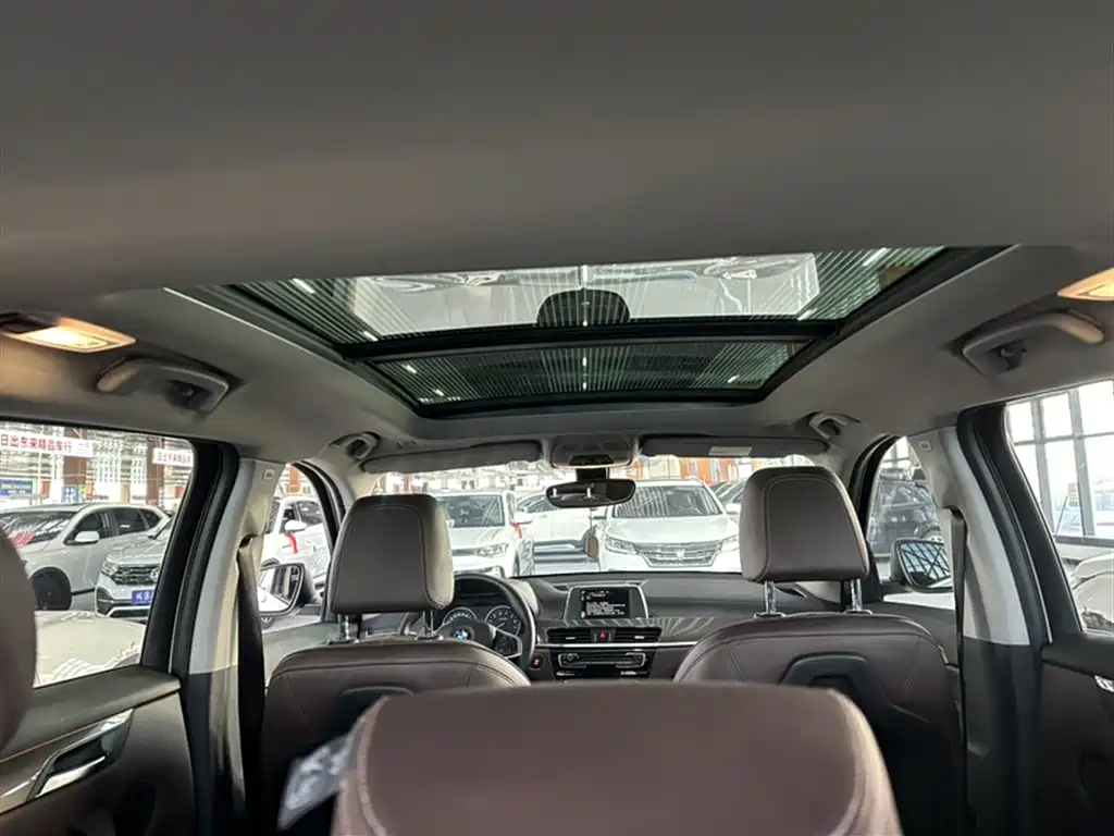 BMW X1 2016 sDrive20Li Luxury Model фото 13