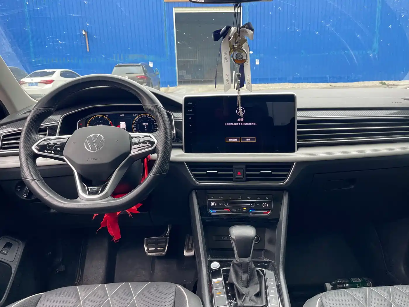 Volkswagen Tiguan L 2022 330TSI Auto 2WD R-Line Premium Edition фото 8