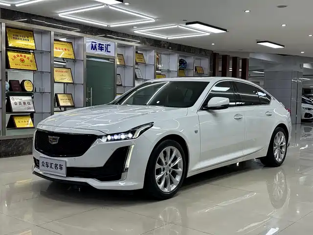 Cadillac CT5 28T, Люкс