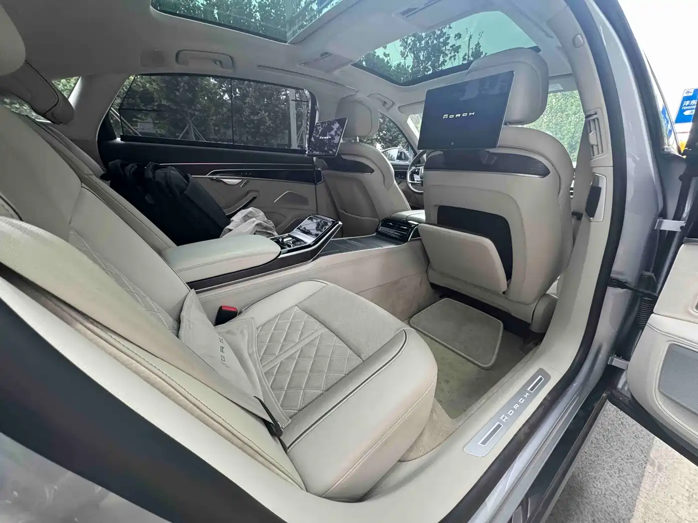 Audi A8 2022 A8L Horch Founder Edition Two-Tone Collector фото 4
