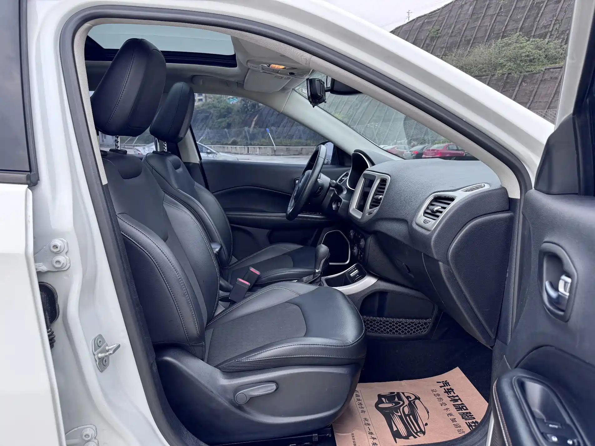 Фото 12 - Jeep Compass