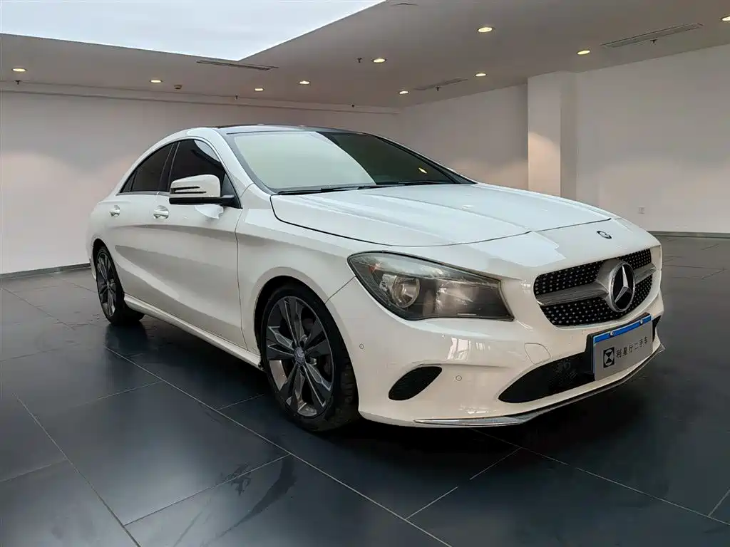 MERCEDES-BENZ CLA