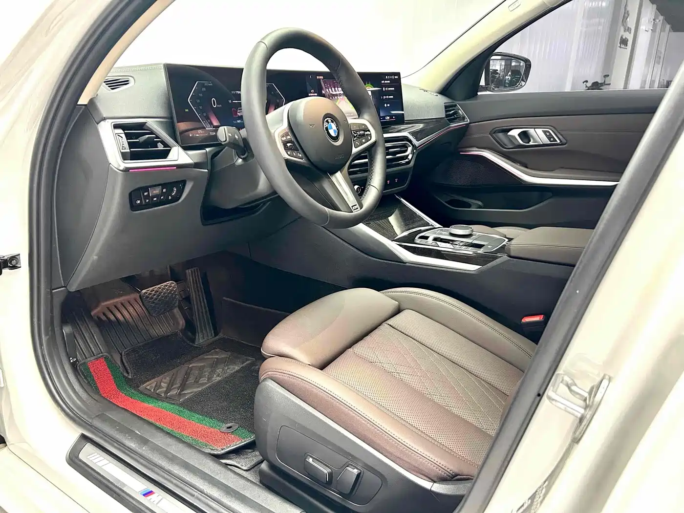 BMW 3 Series 2024 325Li M Sport Package фото 8