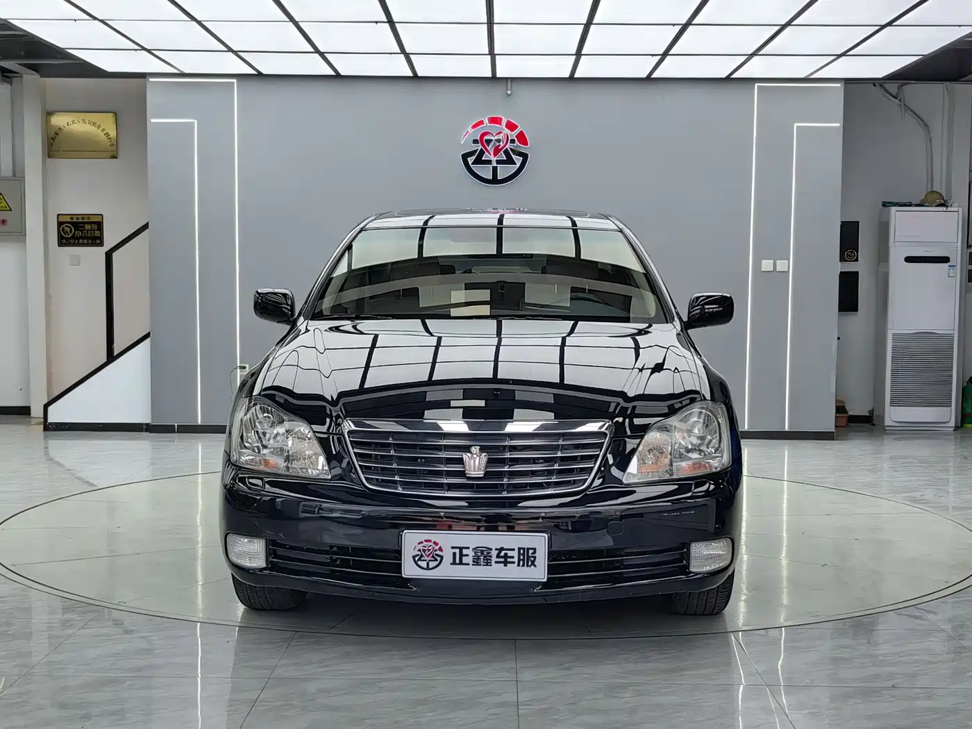 Toyota Crown 2005 Model 3.0L Royal фото 2