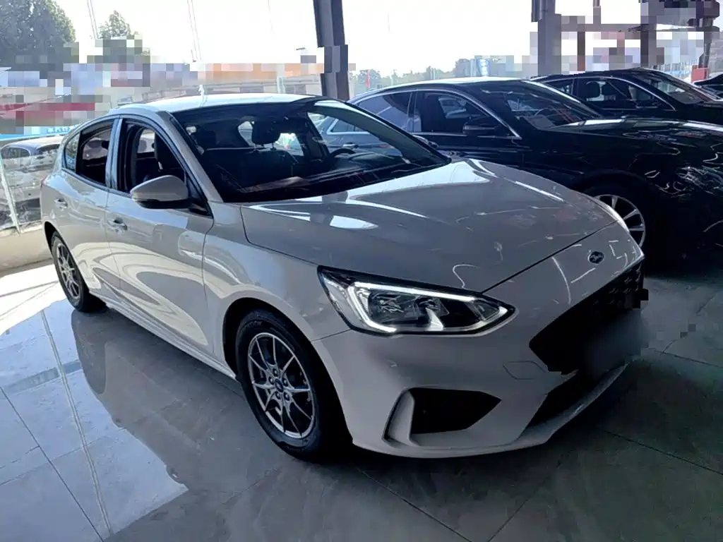 Фото 4 - Ford Focus
